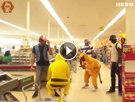 VIDEO: une bataille de Pokemons dans un supermarché !