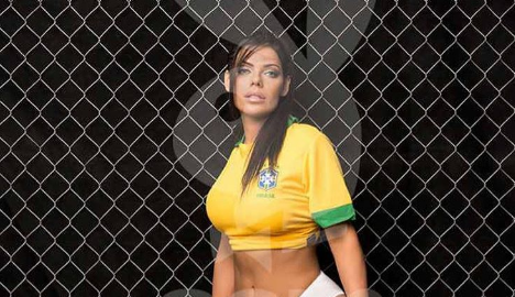 PHOTOS – Suzy Cortez soutient le Brésil !